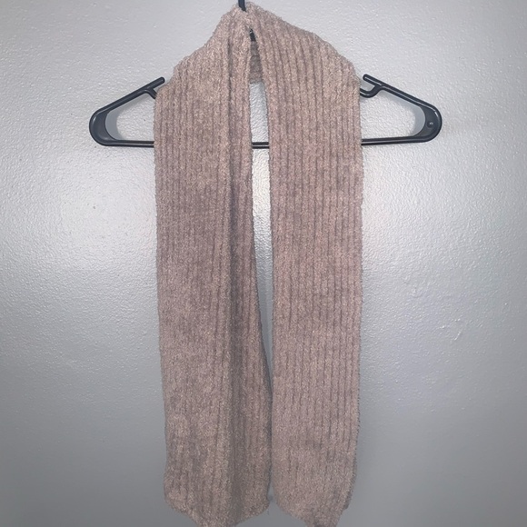 Accessories - Gray scarf
